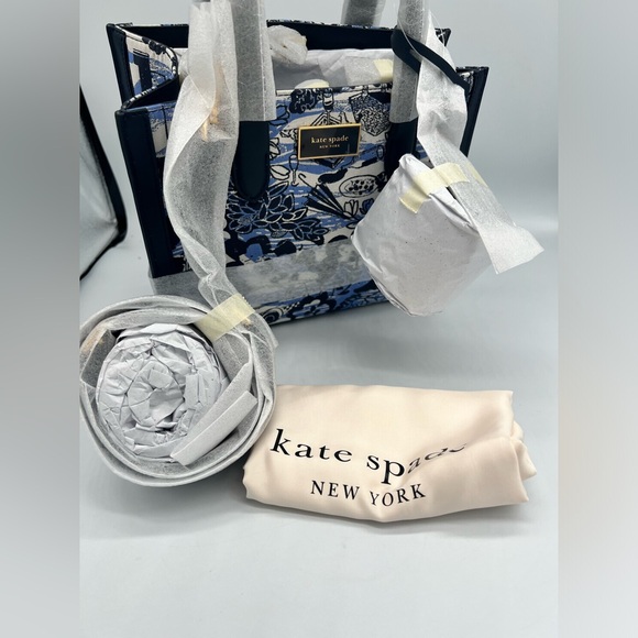 Kate Spade Manhattan Walk In The Park Toile Jacquard Fabric - Picture 4 of 11